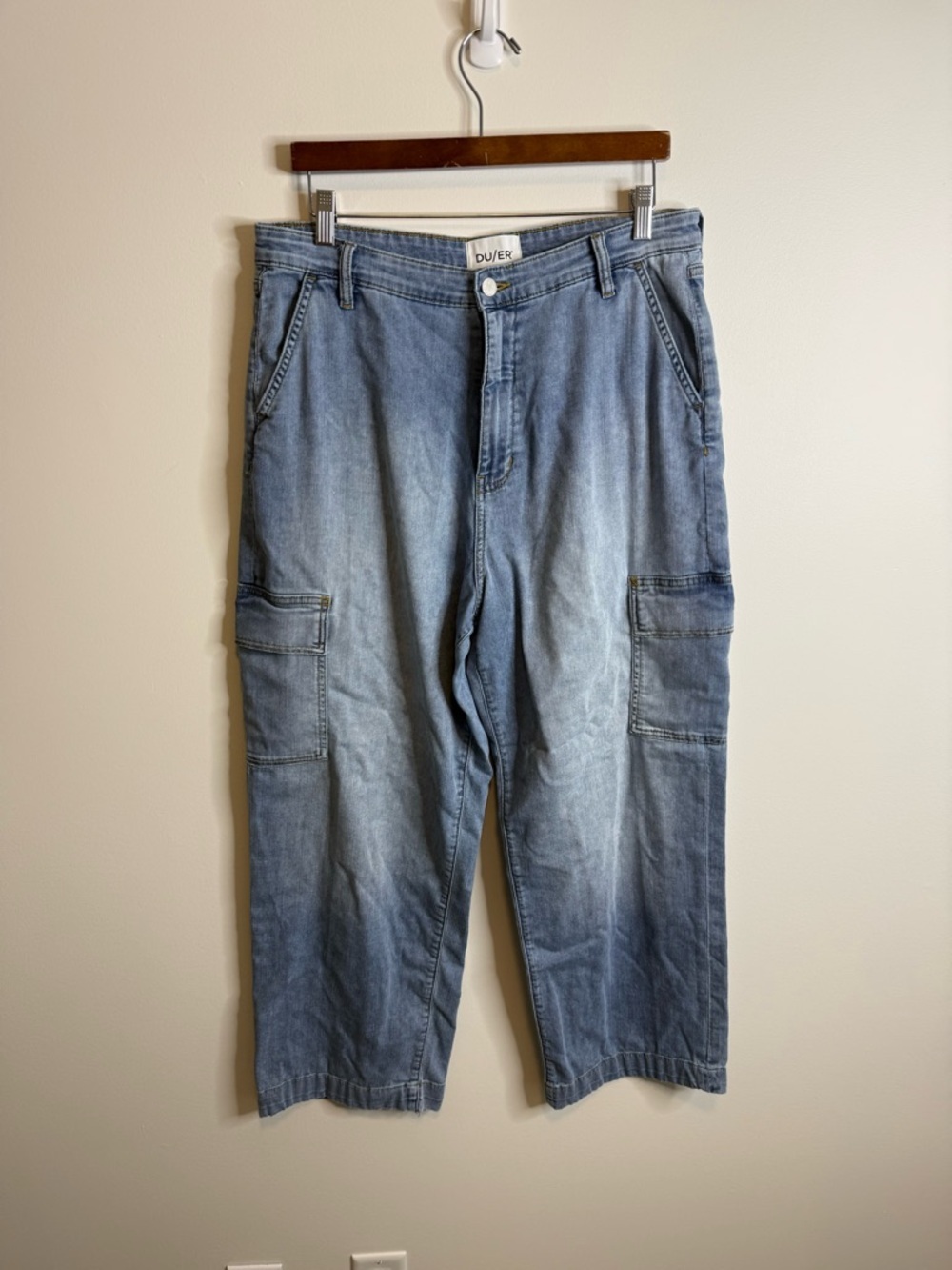 Du/er Performance Denim Lite High Rise Cargo Pants size 33
